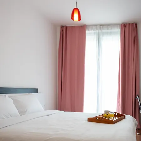 Sunny 1bdr Near Center 아파트 소피아