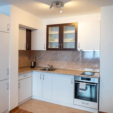 Sunny 1bdr Near Center Apartamento *
