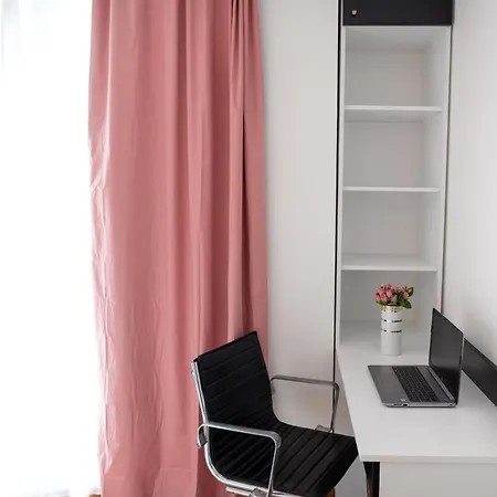 Sunny 1bdr Near Center Apartamento *