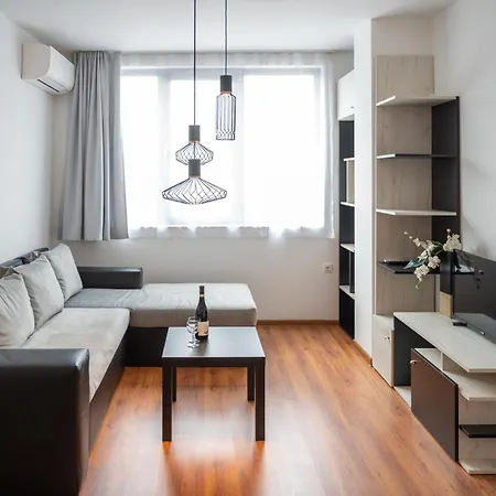 Apartamento Sunny 1bdr Near Center *