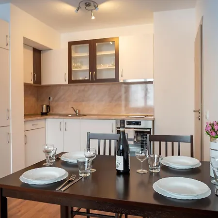 Apartamento Sunny 1bdr Near Center *