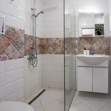 Sunny 1bdr Near Center Apartamento *