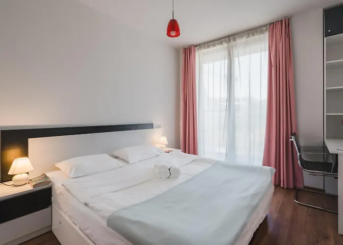 Daire Sunny 1bdr Near Center *