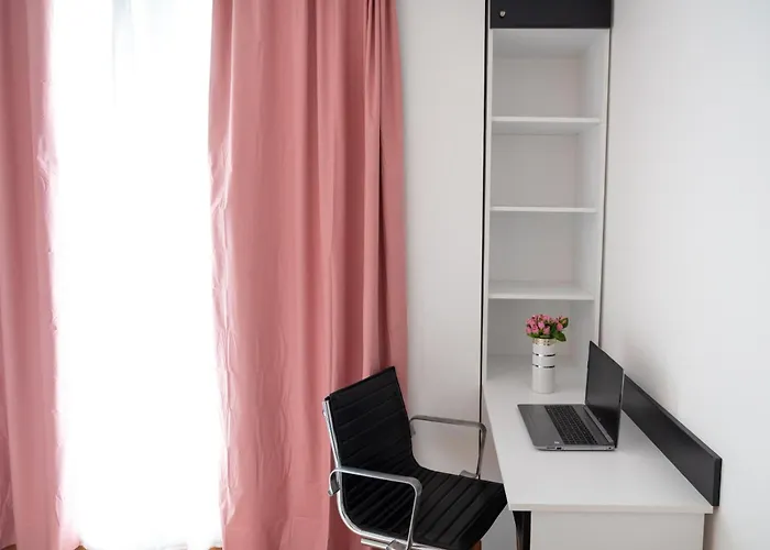 Sunny 1bdr Near Center 公寓 *