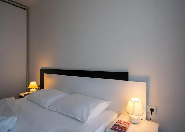 公寓 Sunny 1bdr Near Center